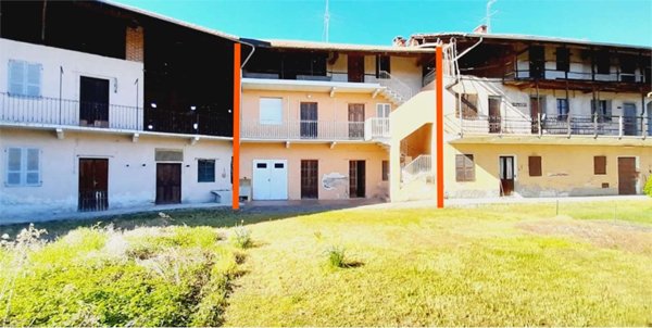 appartamento in vendita a Fara Novarese