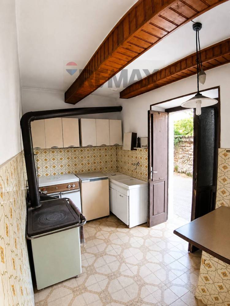 casa indipendente in vendita a Fara Novarese