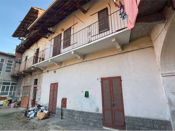 appartamento in vendita a Fara Novarese