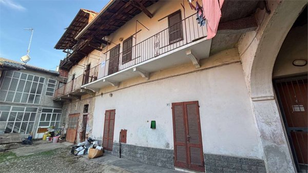 appartamento in vendita a Fara Novarese