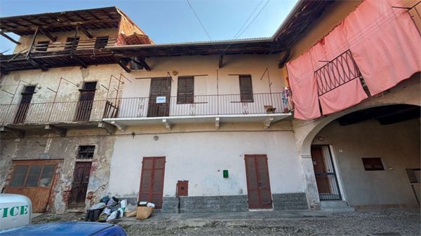 appartamento in vendita a Fara Novarese