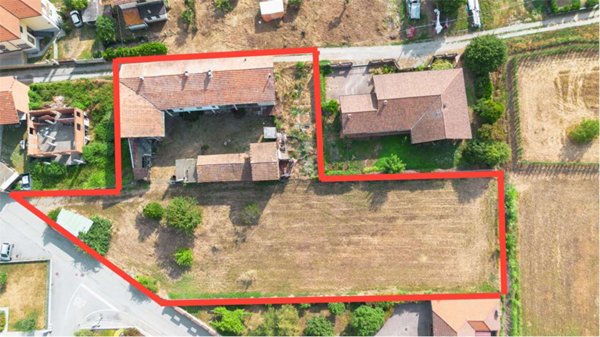 casa indipendente in vendita a Fara Novarese