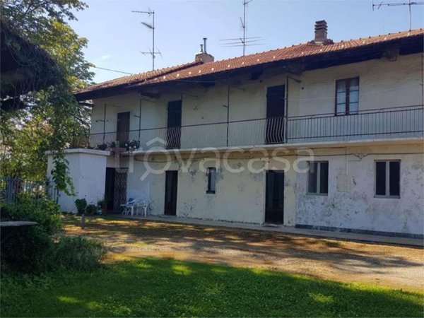 casa indipendente in vendita a Fontaneto d'Agogna