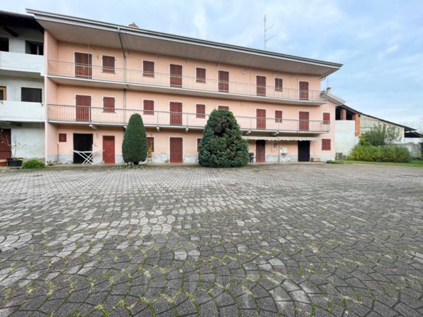 casa semindipendente in vendita a Fontaneto d'Agogna