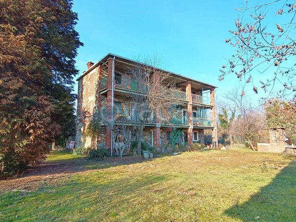 casa indipendente in vendita a Fontaneto d'Agogna