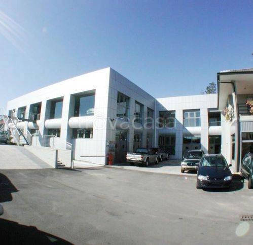 locale commerciale in vendita a Fontaneto d'Agogna