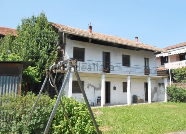casa indipendente in vendita a Fontaneto d'Agogna