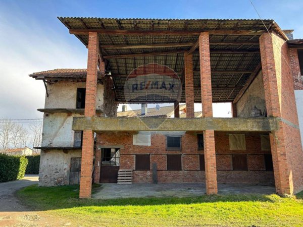 casa indipendente in vendita a Fontaneto d'Agogna