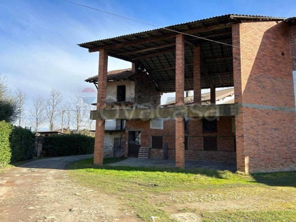 casa indipendente in vendita a Fontaneto d'Agogna