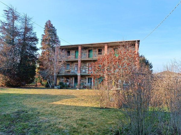 casa indipendente in vendita a Fontaneto d'Agogna