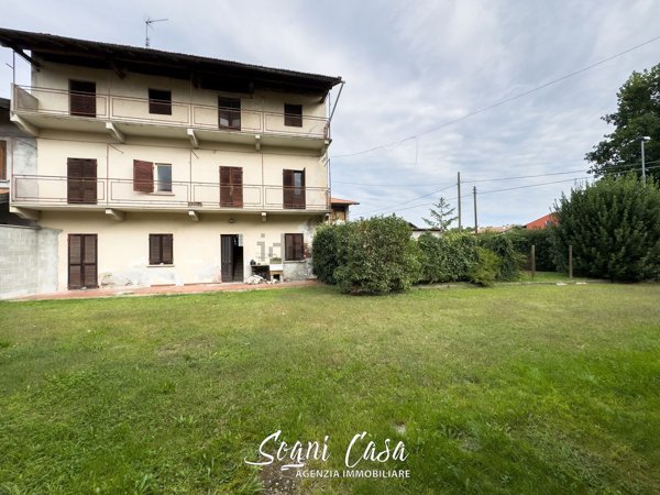 casa indipendente in vendita a Fontaneto d'Agogna