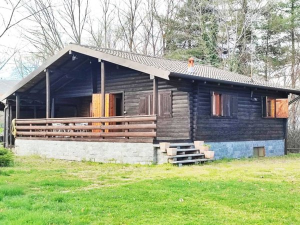 casa indipendente in vendita a Fontaneto d'Agogna in zona San Martino