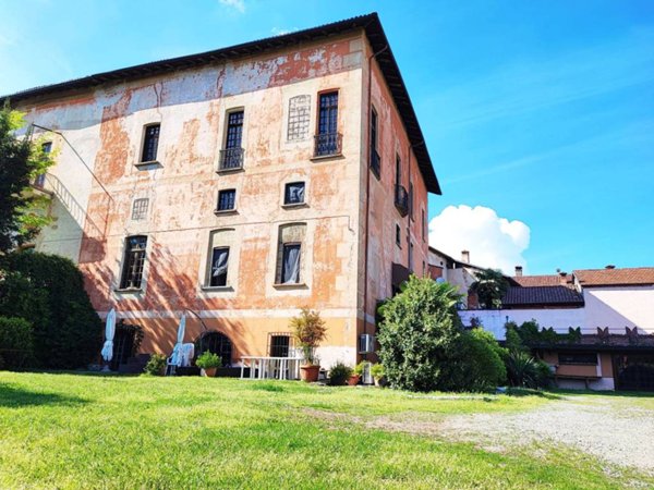 intera palazzina in vendita a Fontaneto d'Agogna