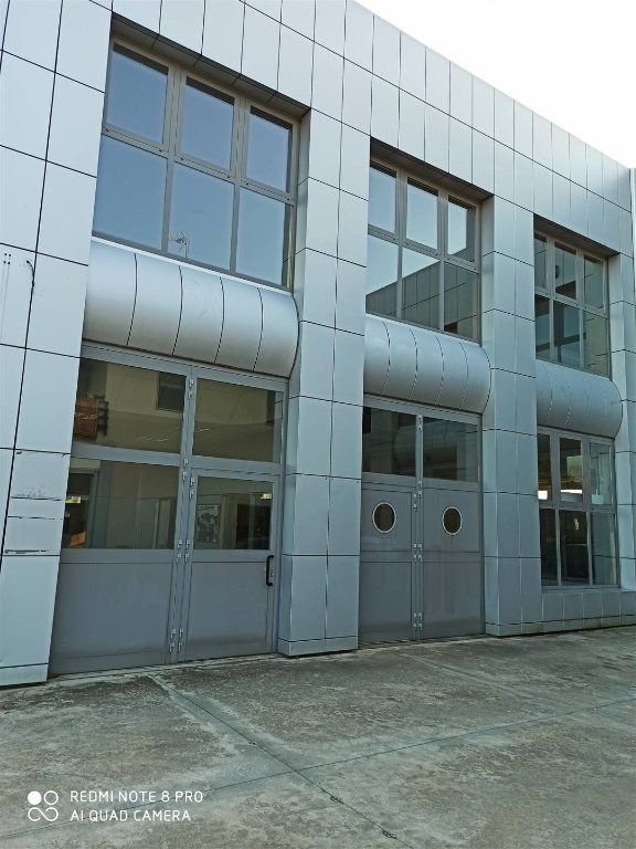 locale commerciale in vendita a Fontaneto d'Agogna
