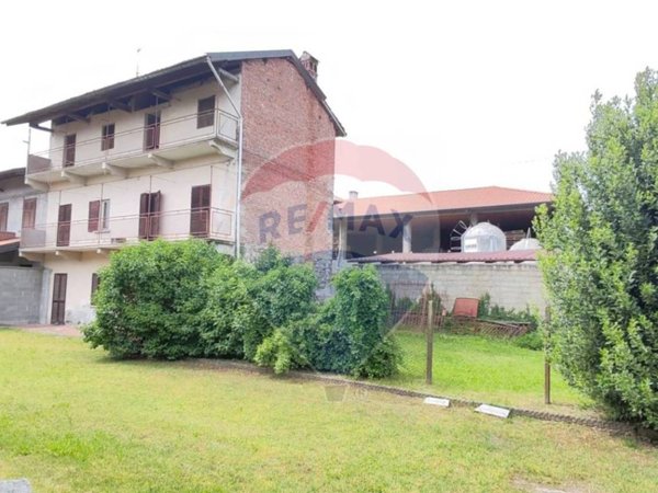 casa indipendente in vendita a Fontaneto d'Agogna