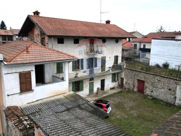 casa indipendente in vendita a Fontaneto d'Agogna