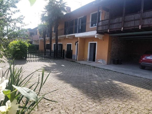 casa indipendente in vendita a Fontaneto d'Agogna