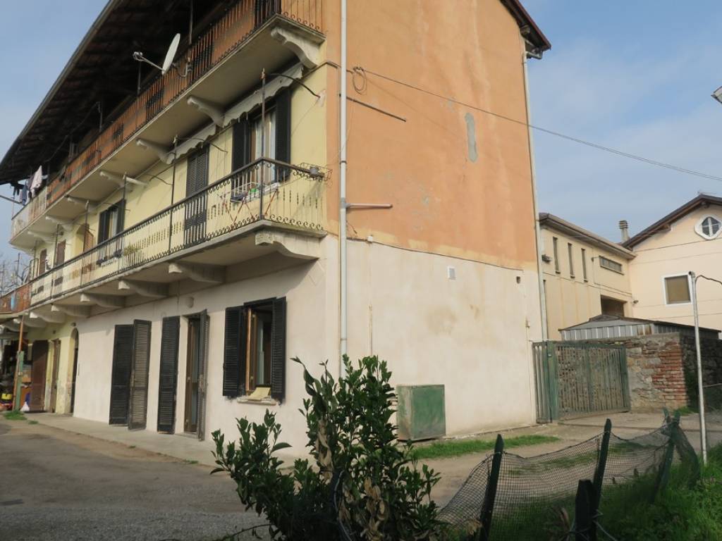 casa semindipendente in vendita a Fontaneto d'Agogna