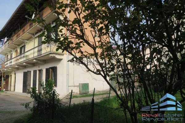 casa semindipendente in vendita a Fontaneto d'Agogna