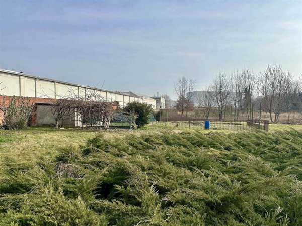 terreno edificabile in vendita a Fontaneto d'Agogna
