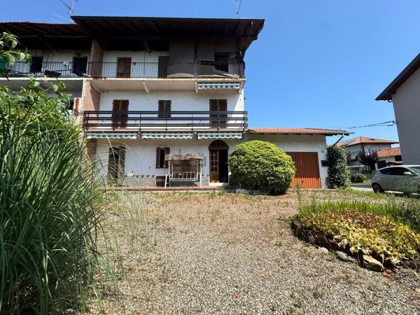 casa indipendente in vendita a Fontaneto d'Agogna