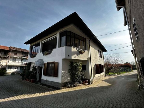 casa indipendente in vendita a Fontaneto d'Agogna