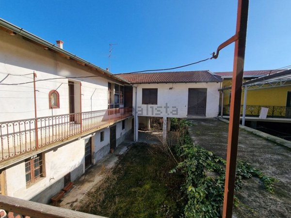 casa indipendente in vendita a Fontaneto d'Agogna