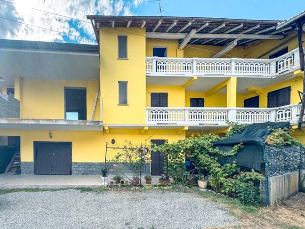 casa indipendente in vendita a Fontaneto d'Agogna in zona San Martino