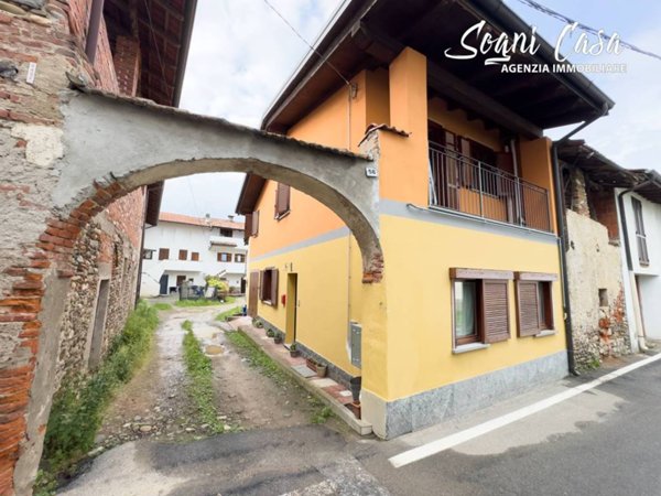 casa indipendente in vendita a Fontaneto d'Agogna in zona Sant'Antonio