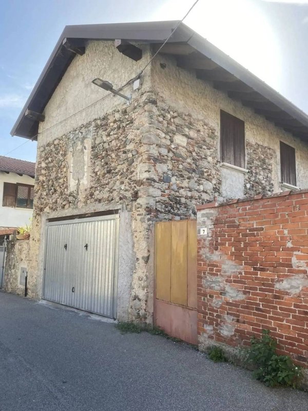 casa indipendente in vendita a Fontaneto d'Agogna