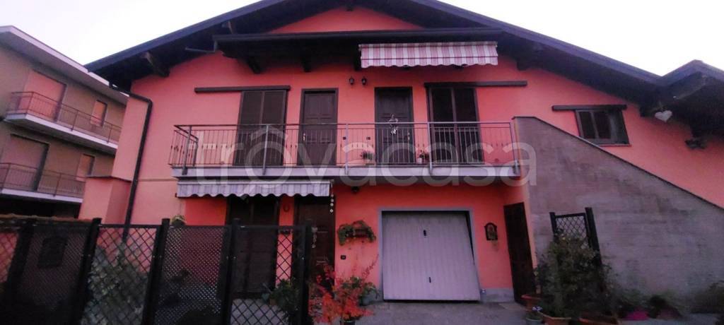 appartamento in vendita a Fontaneto d'Agogna in zona Sant'Antonio