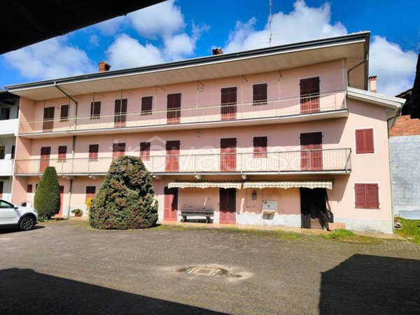 casa indipendente in vendita a Fontaneto d'Agogna