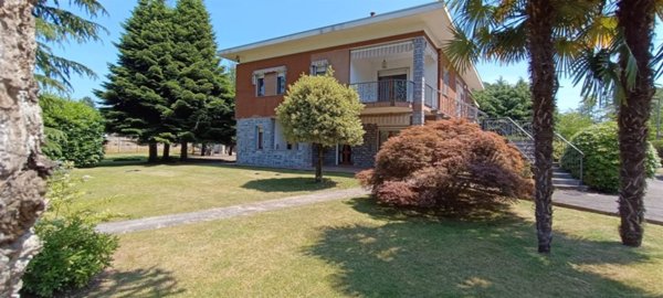 casa indipendente in vendita a Fontaneto d'Agogna