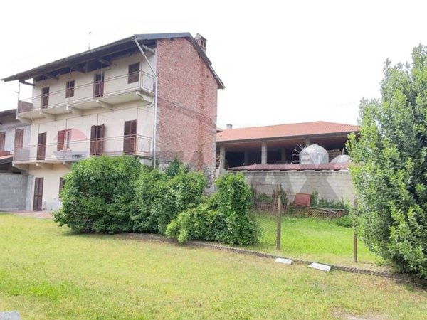 casa indipendente in vendita a Fontaneto d'Agogna