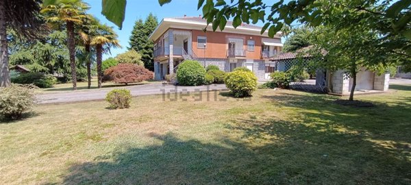 casa indipendente in vendita a Fontaneto d'Agogna