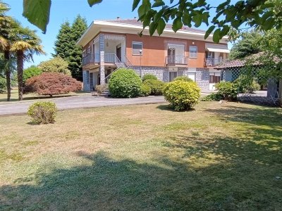 casa indipendente in vendita a Fontaneto d'Agogna