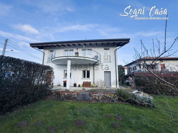 casa indipendente in vendita a Fontaneto d'Agogna