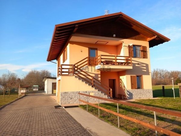 casa indipendente in vendita a Fontaneto d'Agogna