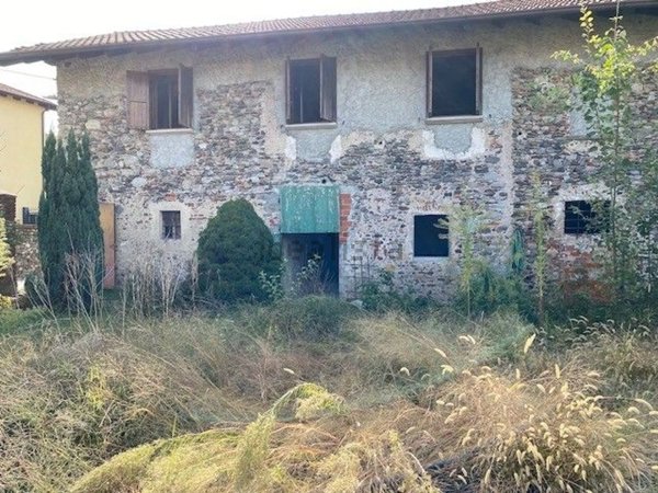 casale in vendita a Fontaneto d'Agogna