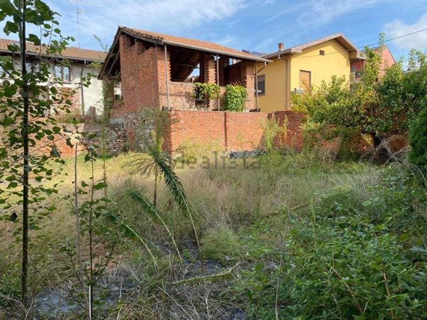casa indipendente in vendita a Fontaneto d'Agogna
