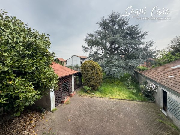 casa indipendente in vendita a Fontaneto d'Agogna in zona Baraggia