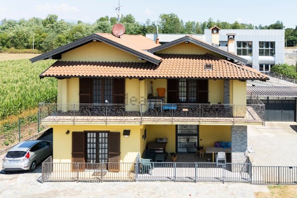casa indipendente in vendita a Fontaneto d'Agogna in zona Baraggia