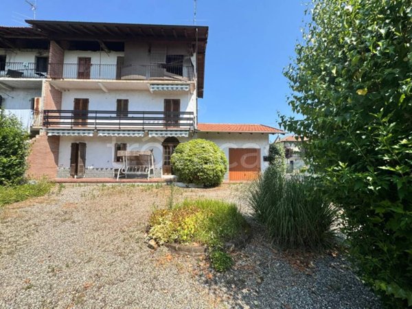 casa indipendente in vendita a Fontaneto d'Agogna in zona Baraggia