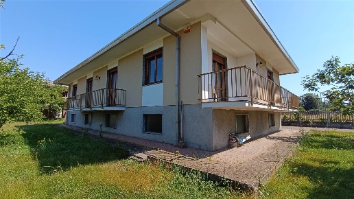 casa indipendente in vendita a Fontaneto d'Agogna in zona San Martino