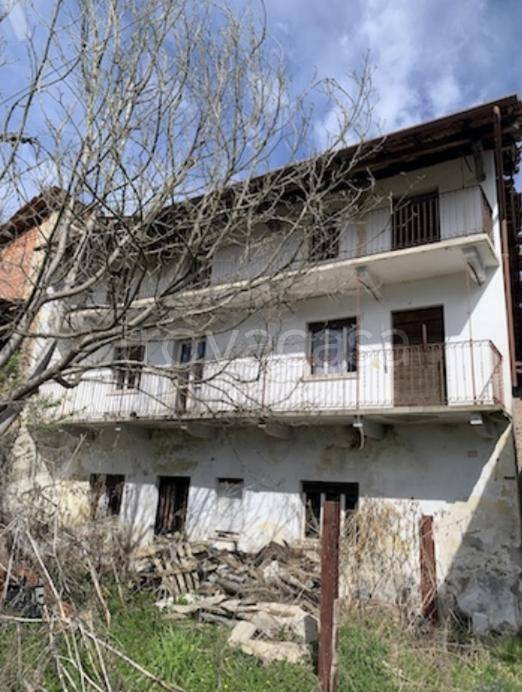 casa indipendente in vendita a Fontaneto d'Agogna in zona Baraggia