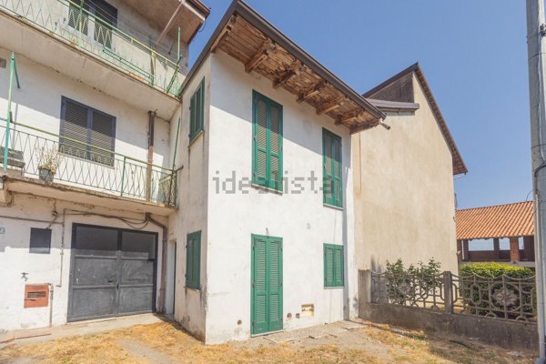 appartamento in vendita a Fontaneto d'Agogna in zona Sant'Antonio