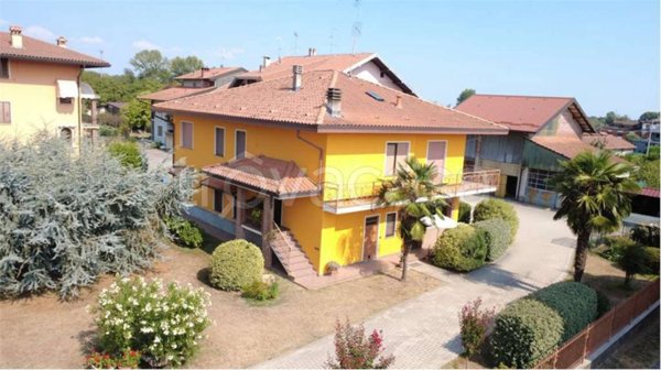 casa indipendente in vendita a Fontaneto d'Agogna in zona Sant'Antonio