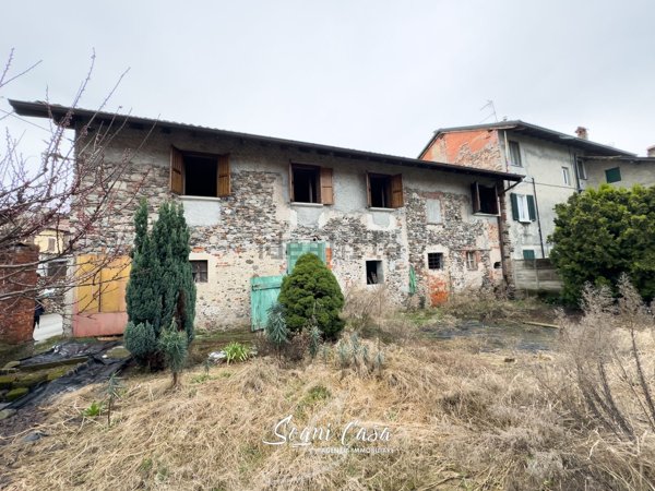 casa indipendente in vendita a Fontaneto d'Agogna