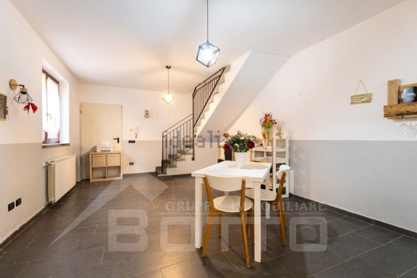 casa indipendente in vendita a Fontaneto d'Agogna in zona Sant'Antonio