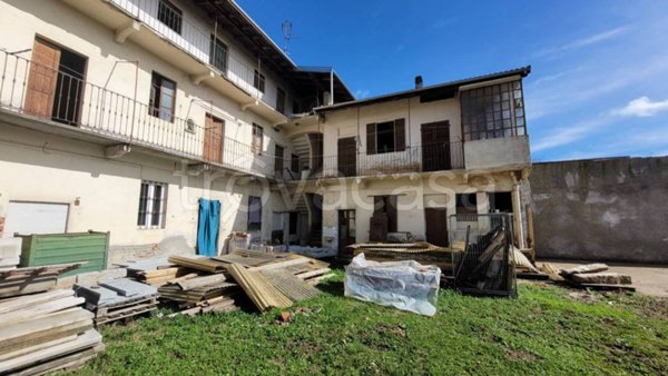 casa indipendente in vendita a Galliate